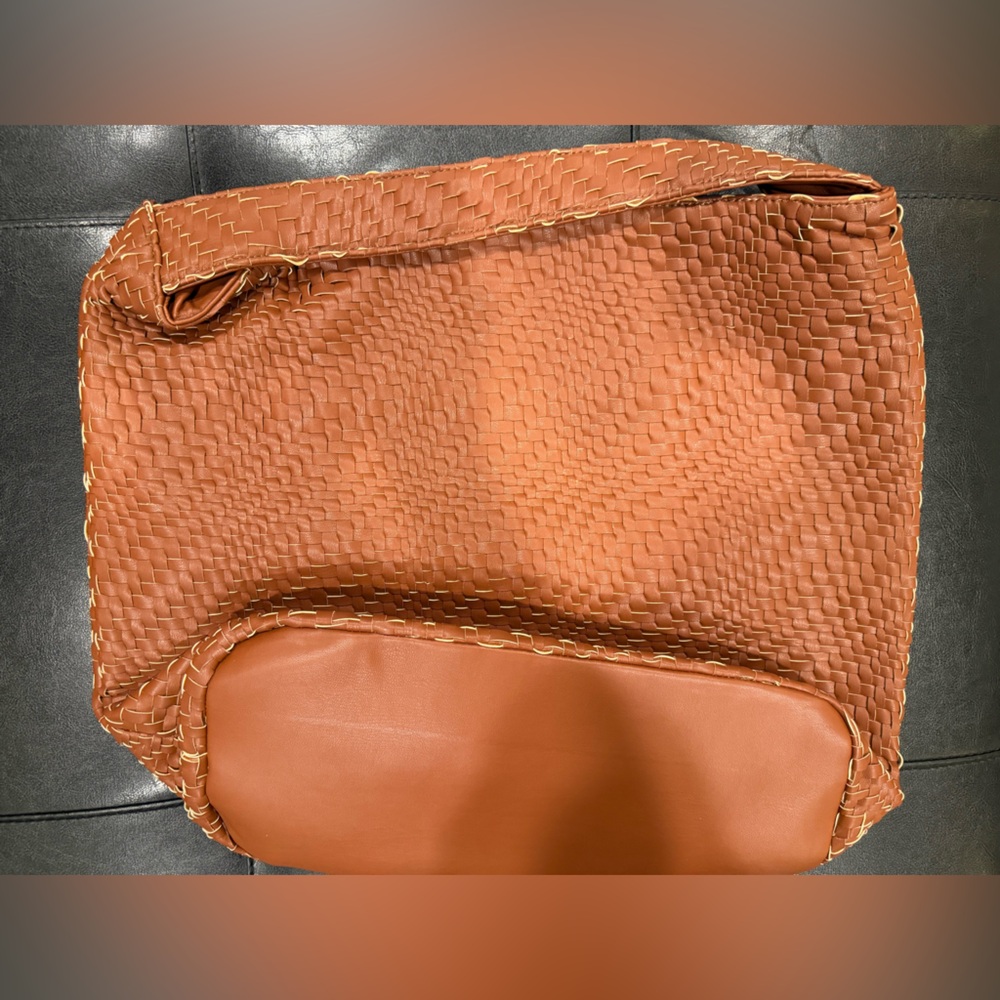 Deux Lux FAUX Leather Woven OVERSIZED Hobo Basketweave in Honey - Picture 11 of 12